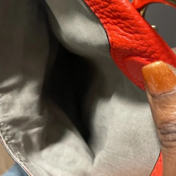 COPY - Plums vince camuto leather crossbody bag come with a dust bag - Picture 12 of 15